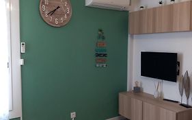 Studio climatisé avec une place de parking et classé 2 étoiles à la Faviére